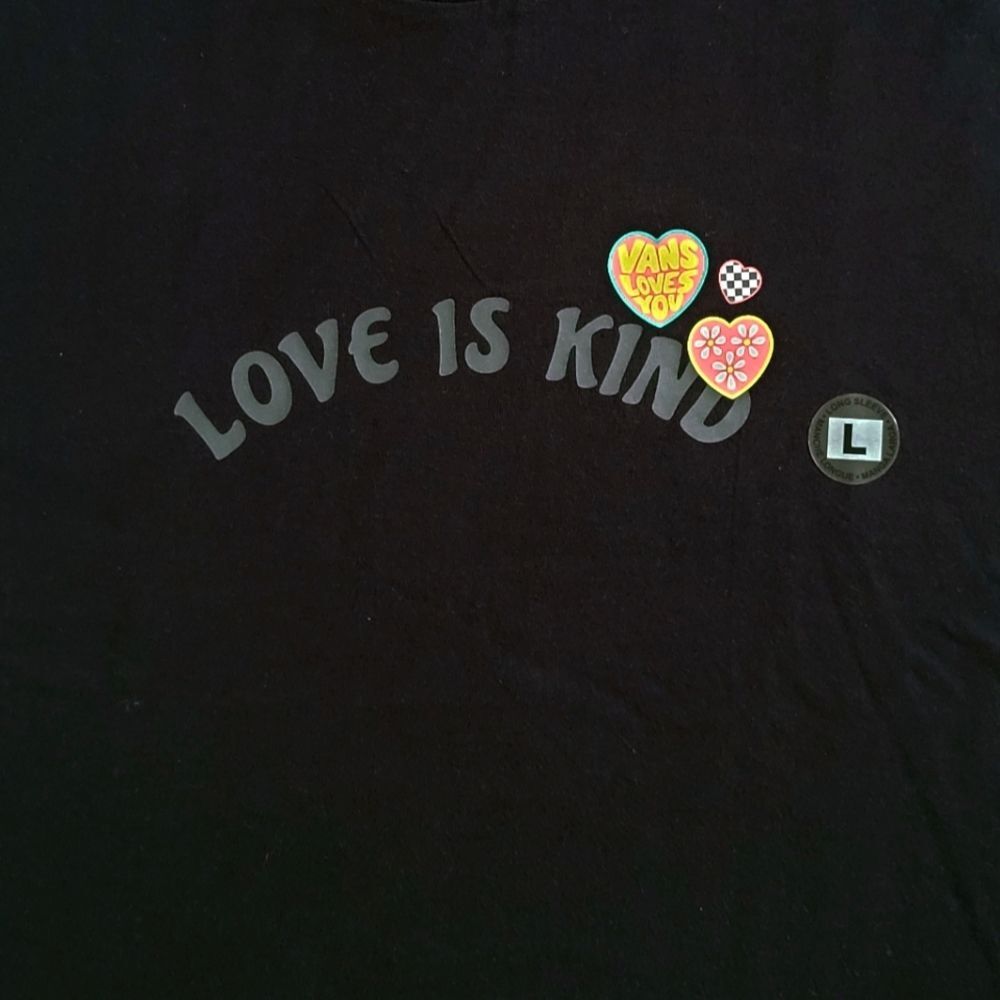 ✨️HP✨️ VANS🛹 "Love❤️ Is Kind" Long Sleeve Graphic Tee👕 - NWT - Picture 3 of 14
